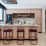 Densho 2-br Luxury By Makenzy Larnaca
