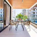 Densho 2-br Luxury By Makenzy Larnaca