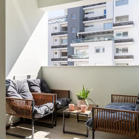 Densho 2-br Luxury By Makenzy Larnaka